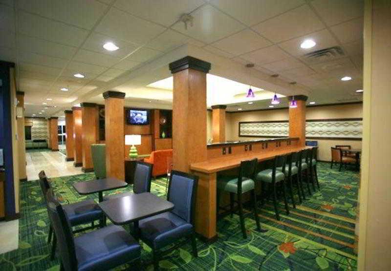 Fairfield Inn And Suites By Marriott Lakeland Plant City Restaurant bilde